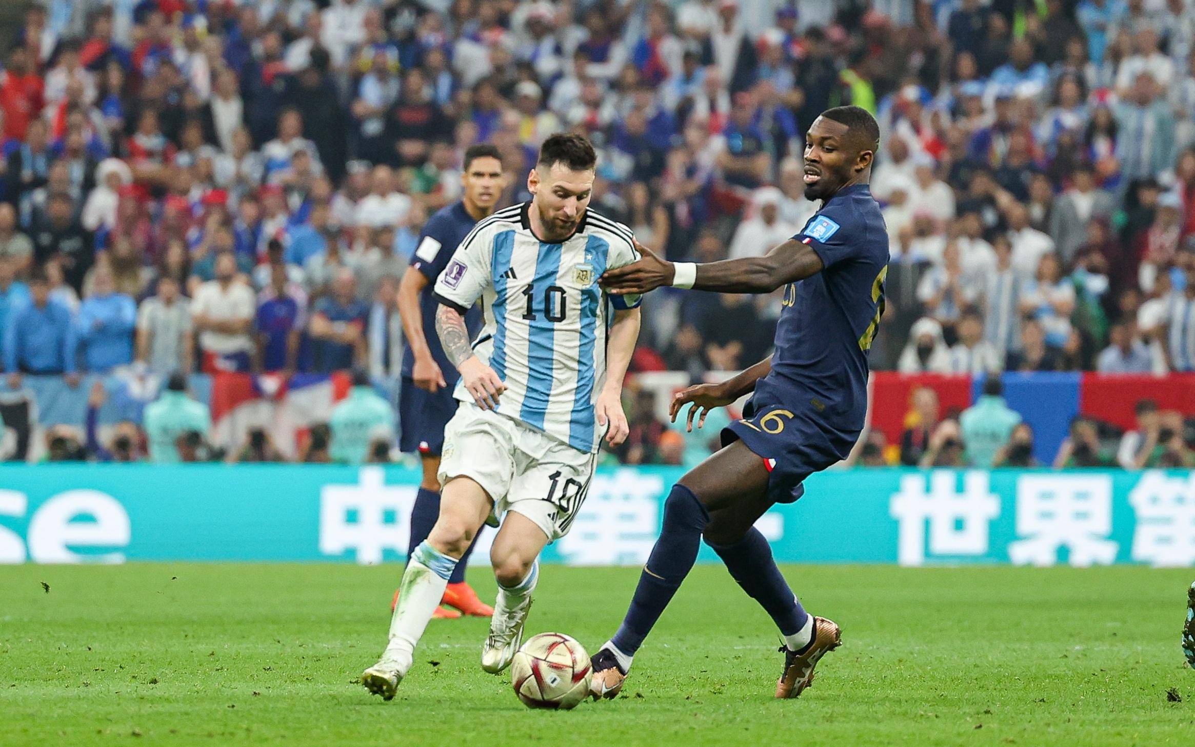 包括一些金 包括一些金