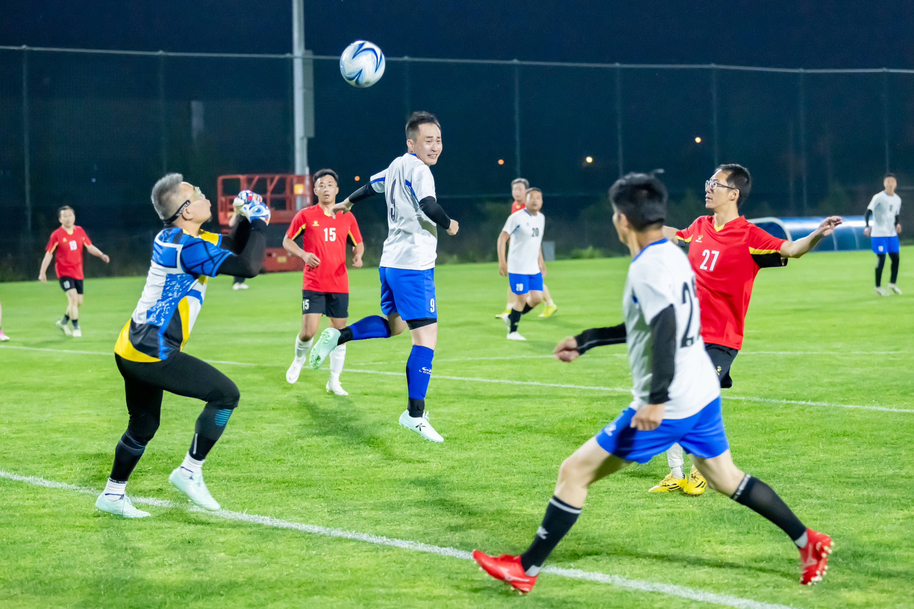 时加入更多 时加入更多