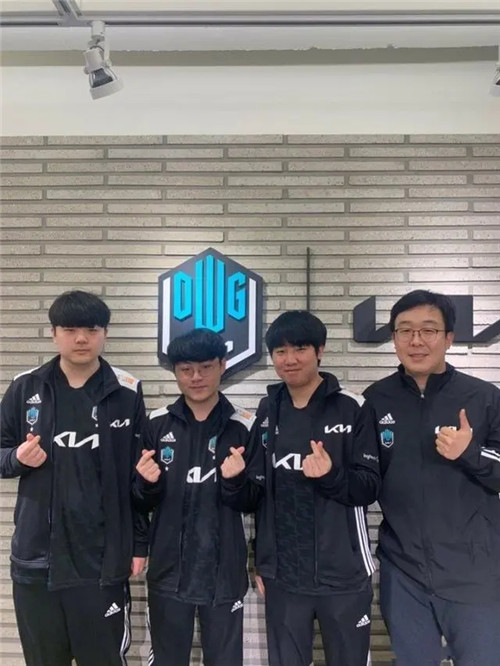 肘区完成短 肘区完成短